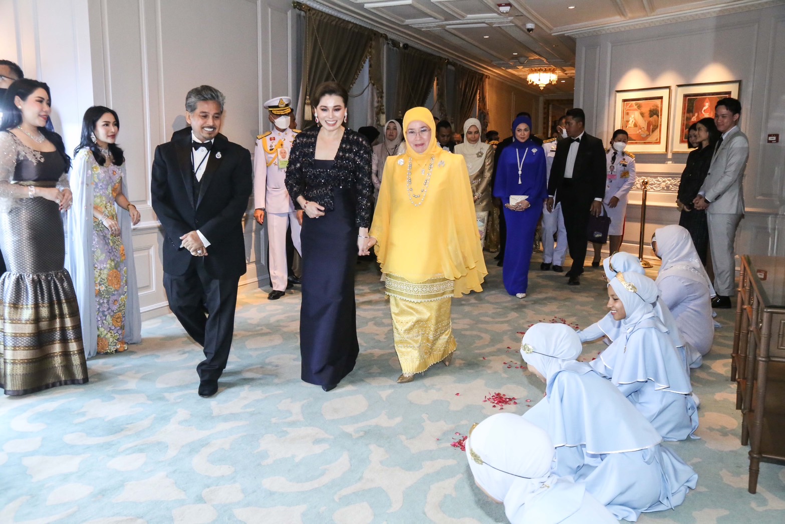 'พระราชินี'ทรงร่วมงานกาลาดินเนอร์ Islamic Fashion Festival (IFF) Bangkok 2024 