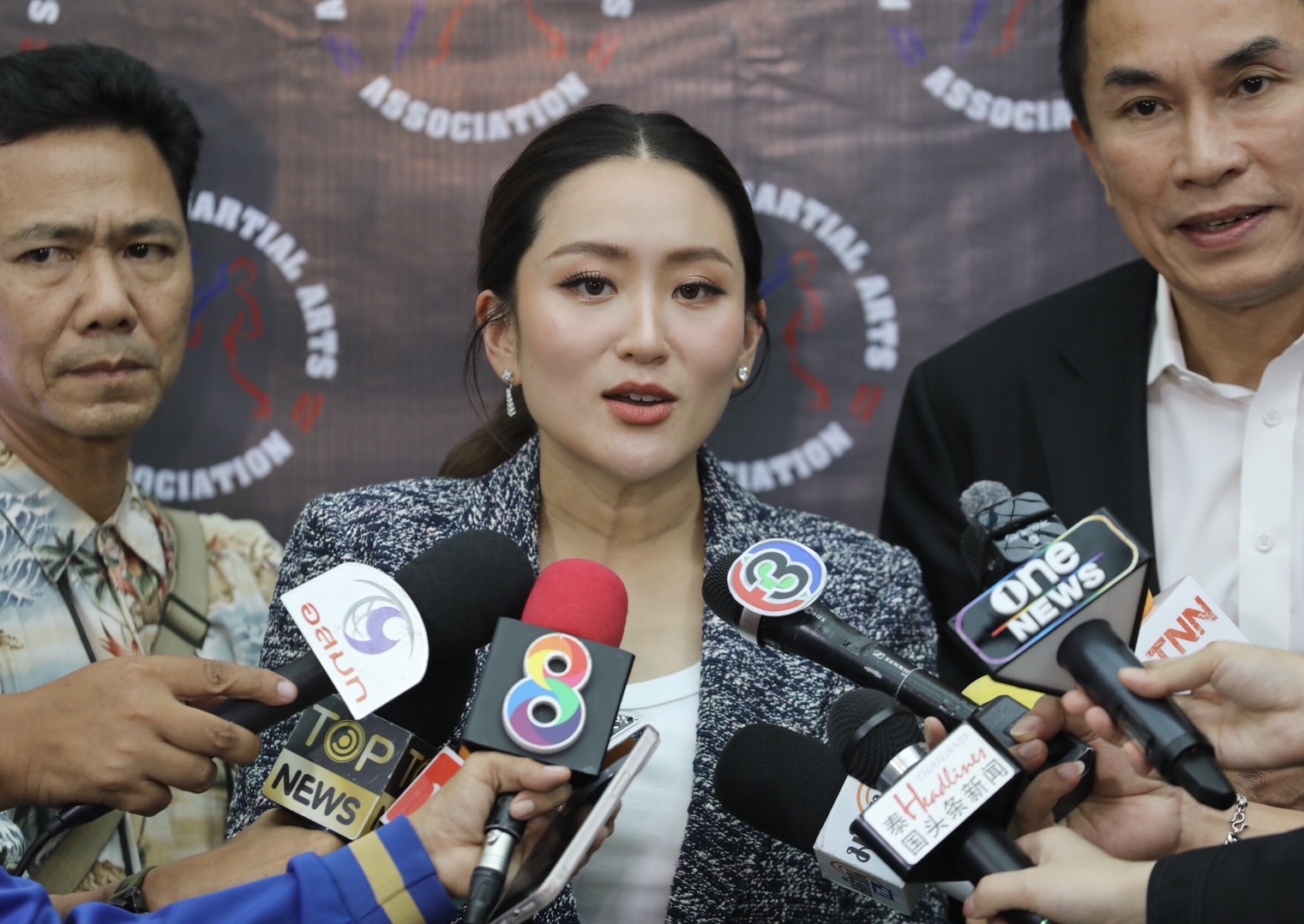 "แพทองธาร" ย้ำชัด "ทักษิณ" ไม่เลื่อนแล้ว กลับไทยแน่ 22 ส.ค.นี้ ยันดูฤกษ์เองกับมือ ปัดกลับไทยไม่เกี่ยวเลือกนายกฯ