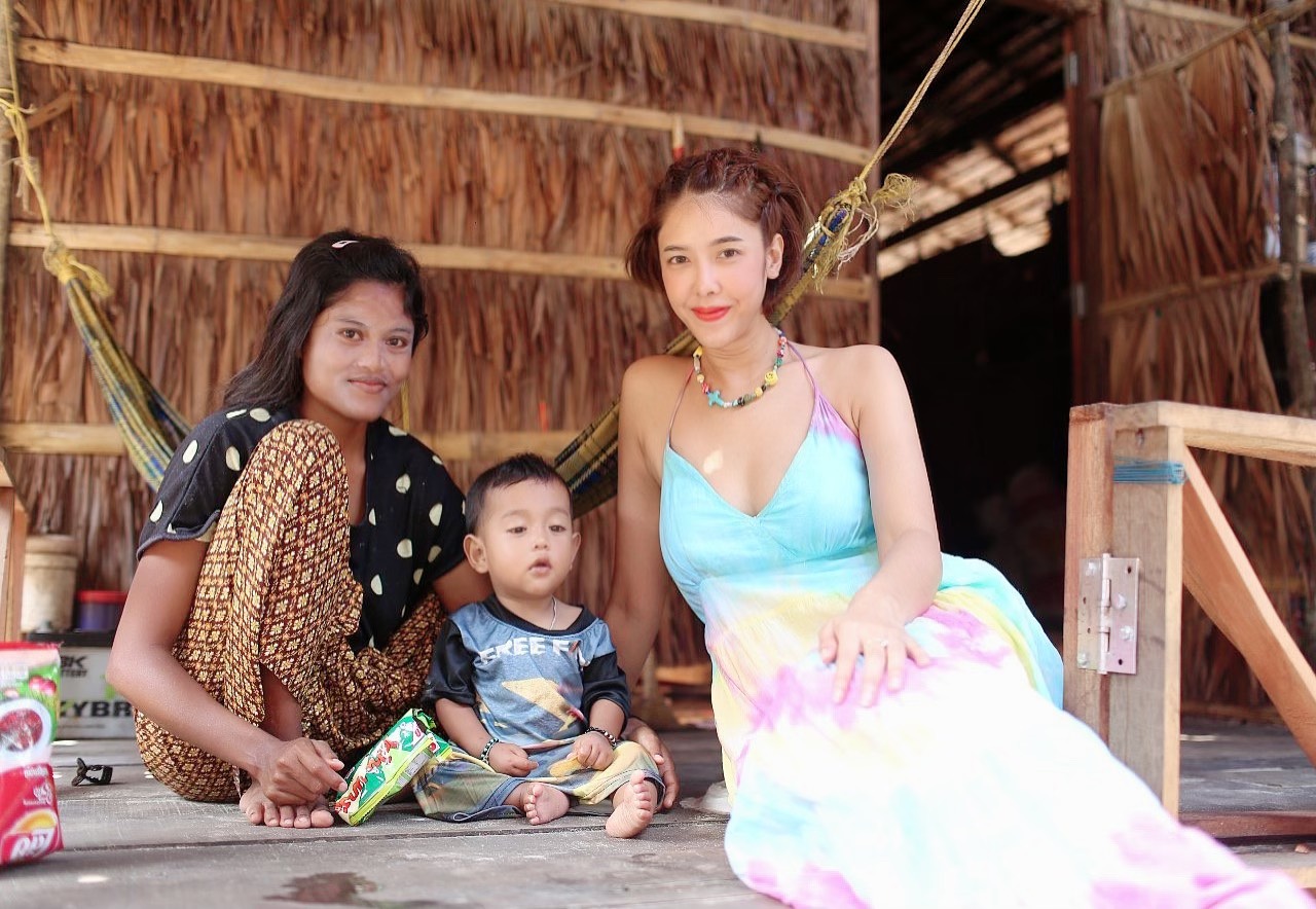 "แอล กมลวรรณ" พาเพื่อนดารา บุกเกาะสิมิลัน โปรโมทให้คนไทยเที่ยวเมืองไทย