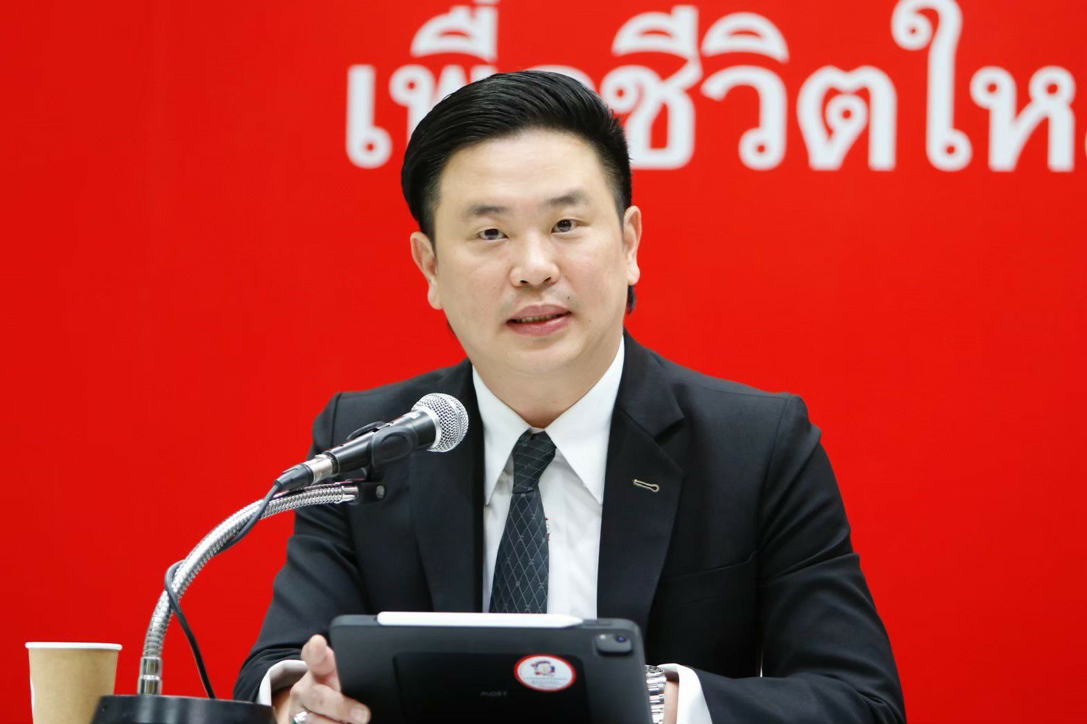 "จักรพล" เร่งประสานหน่วยงานช่วยเหลือชาวเชียงใหม่ถูกพายุลูกเห็บถล่ม