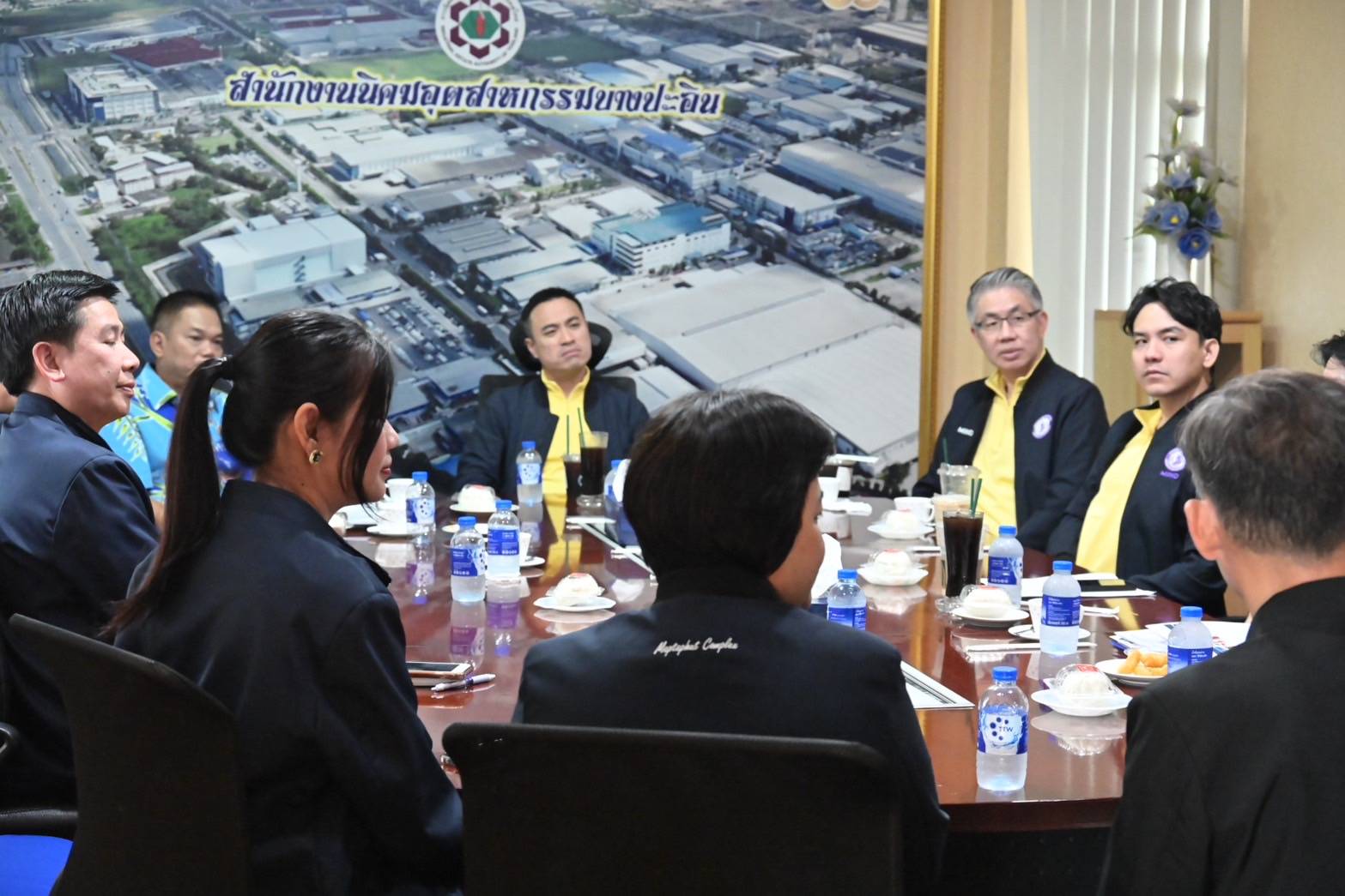 "เอกนัฏ" บุกอยุธยาลุยสู้ 2 วิกฤติ-อุทกภัยพร้อมรับมือน้ำหลากเต็มพิกัด-กากอุตสาหกรรมลั่นเอาผิดคนลักลอบ 