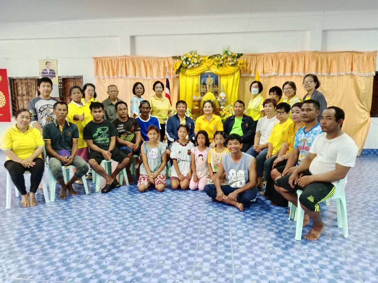 ชาวบ้านชุมชนมณีไพรสณฑ์ร่วมใจพัฒนาชุมชนเฉลิมพระเกียรติในหลวงรัชกาลที่ 10