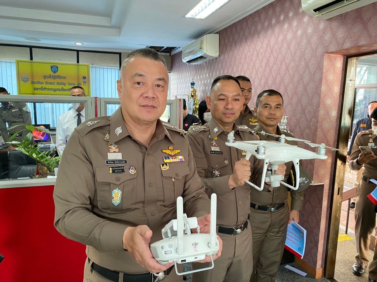สนธิกำลังกว่า 700 นาย สั่งคุมเข้มพื้นที่จัดงานวันไหลเมืองพัทยา ตั้งศูนย์ปฎิบัติการส่งโดรนบินสำรวจพื้นที่เสี่ยง