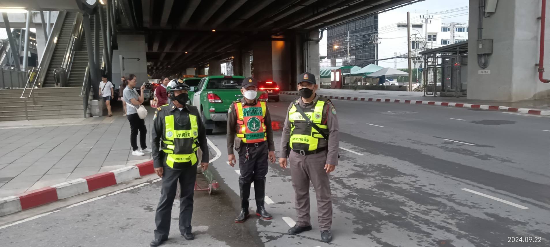 สำนักงานเขตดอนเมือง ให้บริการ รถรับประชาชน สถานีรถไฟฟ้าสีแดง ดอนเมือง