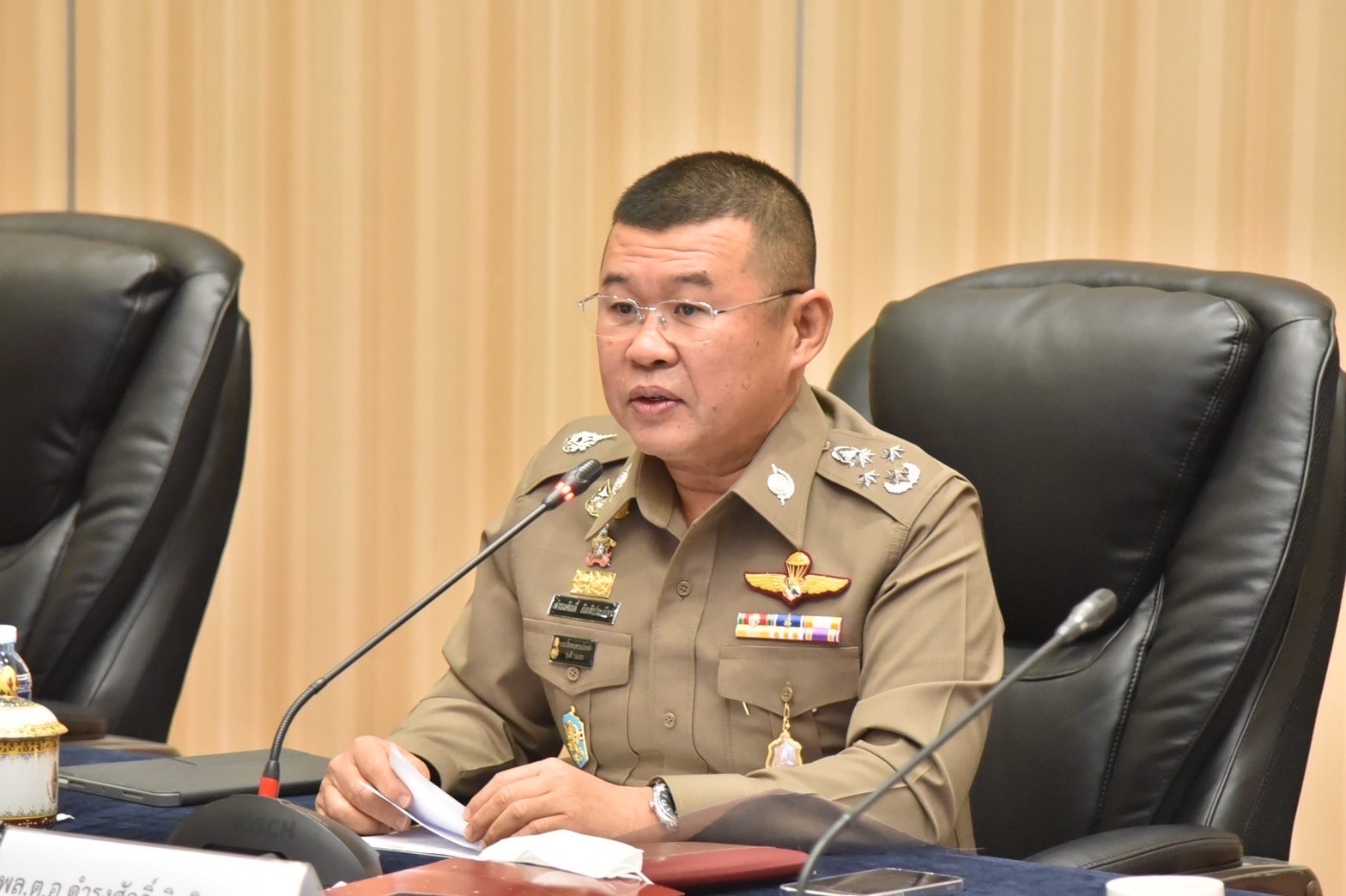 "บิ๊กเด่น" ส่ง ตร.ร่วม กระทรวงอุตสาหกรรม ลงตรวจสอบพื้นที่สุ่มเสี่ยงลักลอบทิ้งกากอุตสาหกรรม แก้ปัญหาสิ่งแวดล้อม