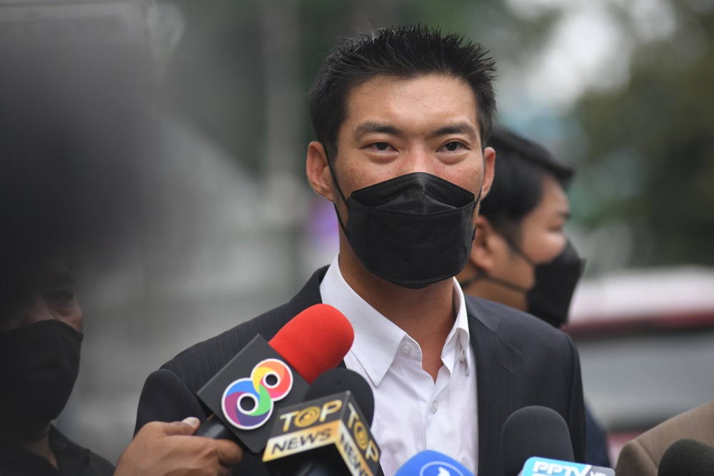 “ธนาธร” ออกหน้าเป็นนายประกัน “เบนจา” ชี้อนาคตของชาติ ควรได้สิทธิ ปลุกสำนึกความยุติธรรมในสังคม 