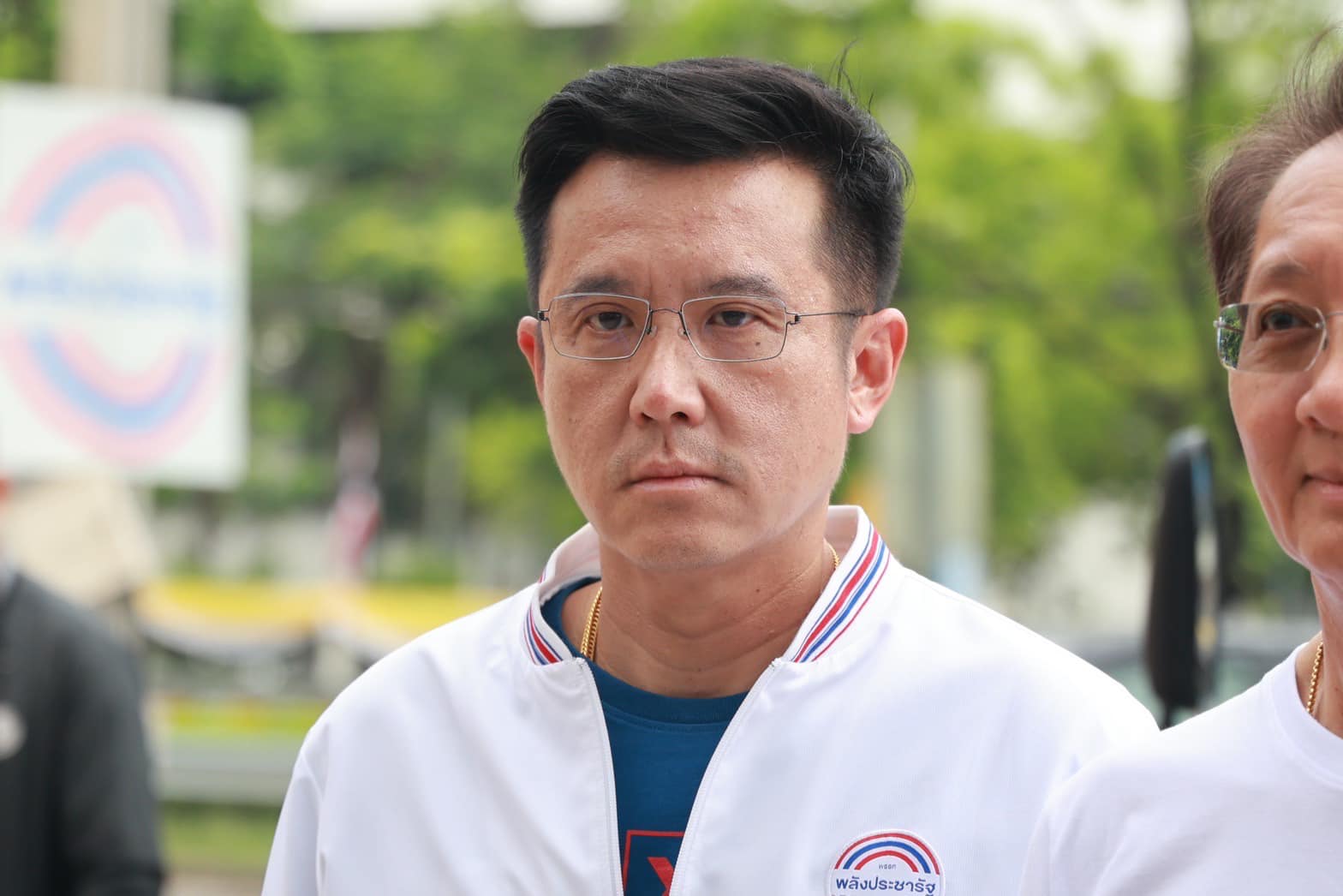 "ชัยวุฒิ" ปัดตอบข่าวลือ "เพื่อไทย" จ่อตั้ง "รัฐบาล265เสียง" บอกการเมืองเป็นเรื่องของตัวเลข รอดูท่าที "8พรรคร่วม" หารือพรุ่งนี้ 