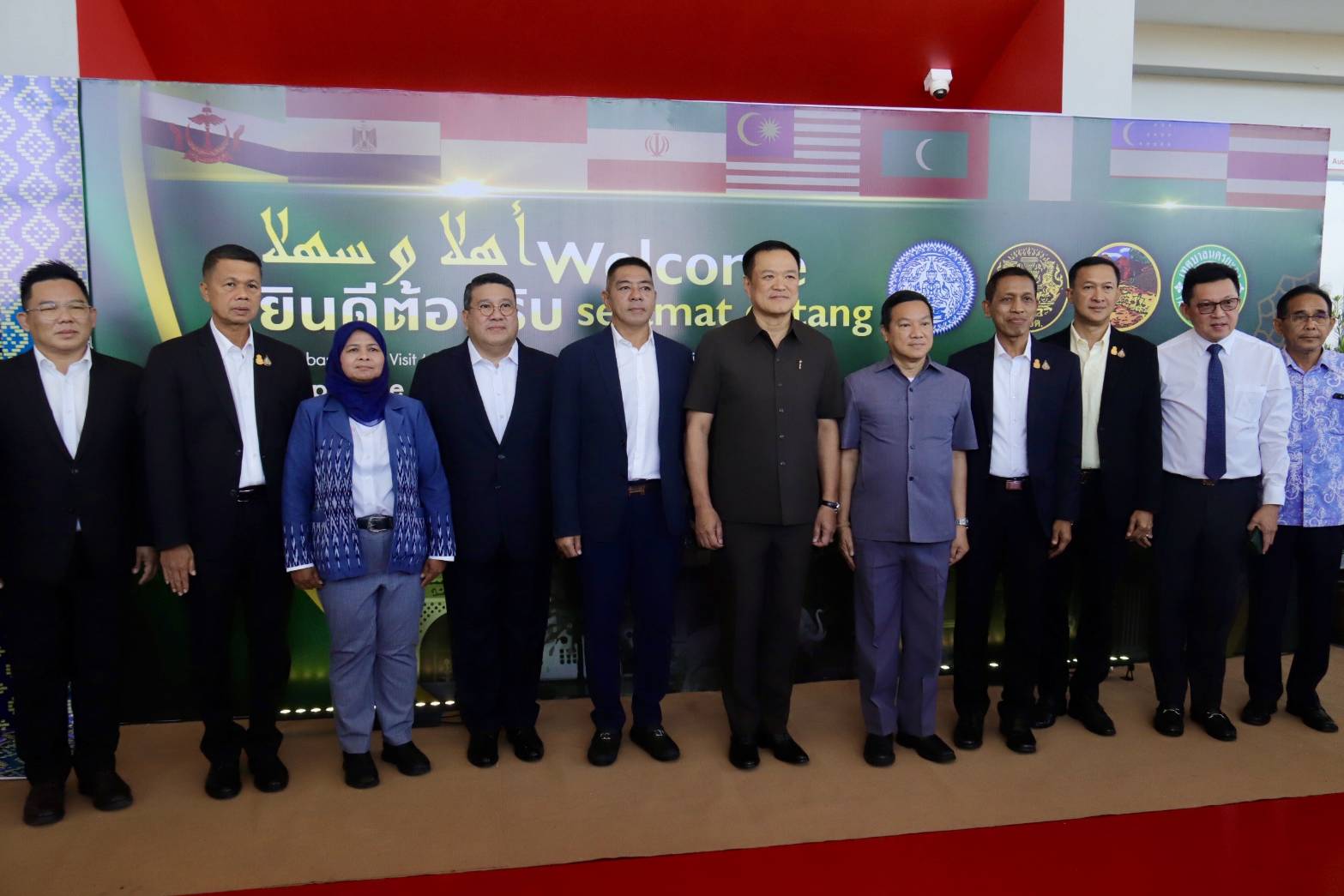 มทภ.4 ร่วมประชุมเสริมสร้างความเข้าใจกับคณะทูตกลุ่มประเทศมุสลิม