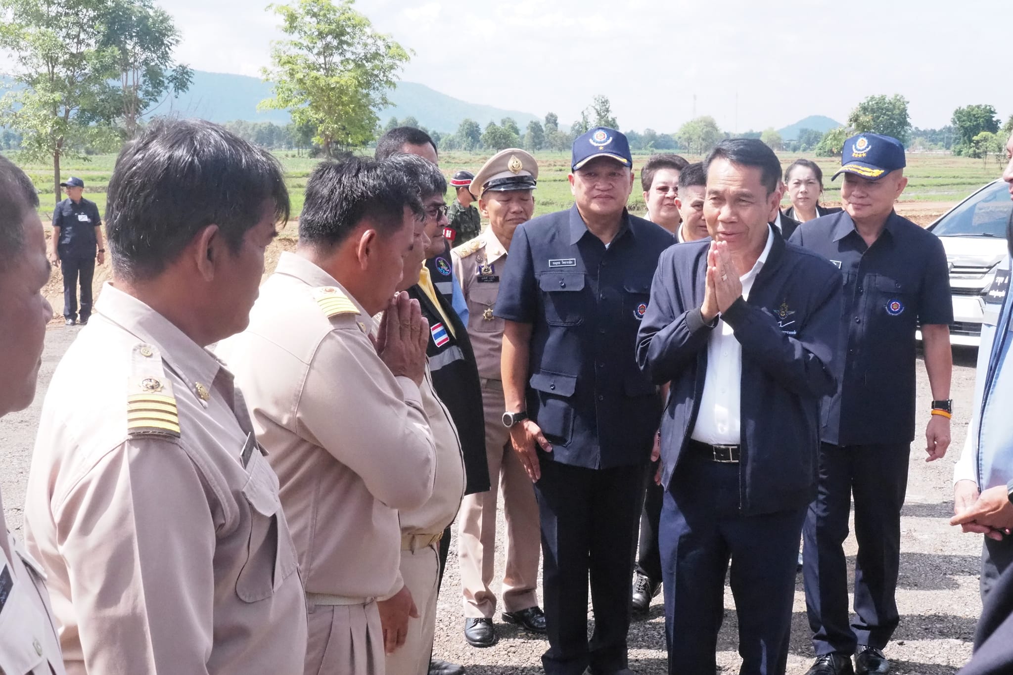 "บิ๊กทิน" ย้ำ ! ได้แน่ "เงินหมื่น" แจงเศรษฐกิจฝืด ประเทศไม่มีเงิน ต้องอัดเงินเข้าระบบ