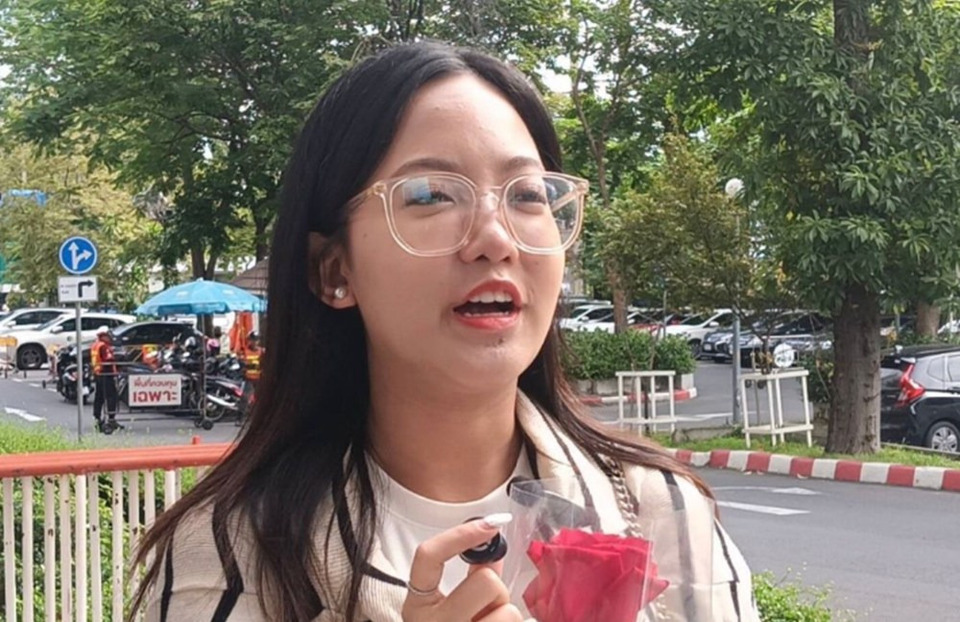 ไม่รอด! สั่งจำคุก “ใบปอ ทะลุวัง” 2 ปี ไม่รอลงอาญา คดีหมิ่นเบื้องสูง 
