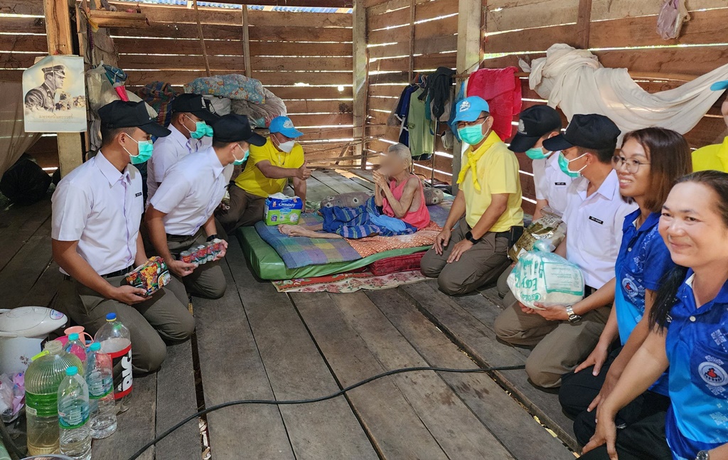 ผกก.สภ.บางระกำ  จัดกิจกรรมจิตอาสาพัฒนาคุณภาพประชาชนผู้ป่วยและผู้สูงอายุติดเตียง