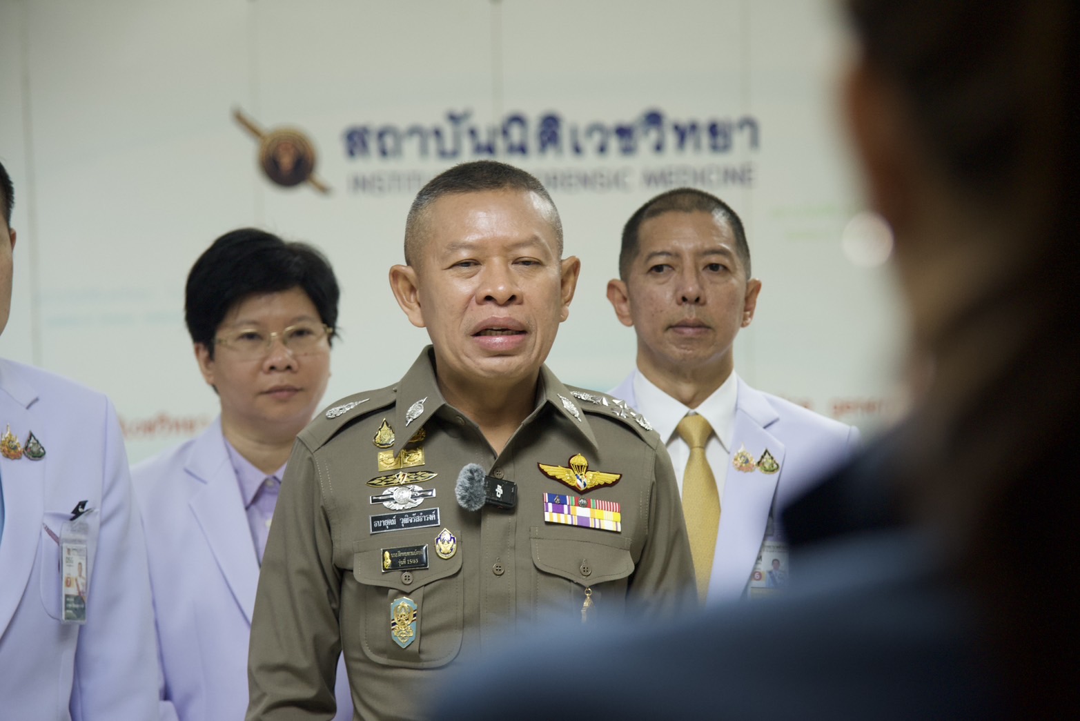 ตร.แถลงผลงานศูนย์ปฏิบัติการพิสูจน์เอกลักษณ์บุคคลกรณีอาคารสำนักงานการตรวจเงินแผ่นดินถล่ม 