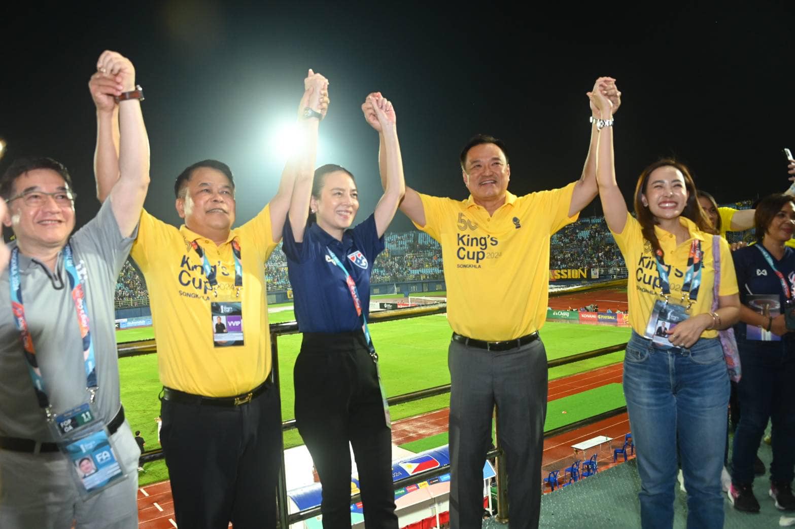 “มท.1” ปลื้ม “ทัพช้างศึก”ฝ่าฝนเอาชนะ ฟิลิปปินส์ 3-1 เข้ารอบชิงชนะเลิศ “คิงส์คัพ” ครั้งที่ 50