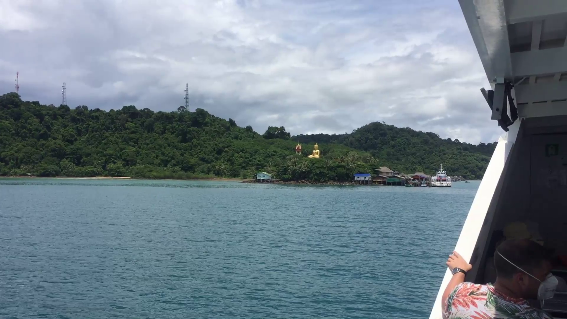 'เกาะกูด' เปิดรับนักท่องเที่ยวแล้ว หลังปิดเกาะ 7 วัน   แต่ยังเฝ้าระวังวงรอบ 2