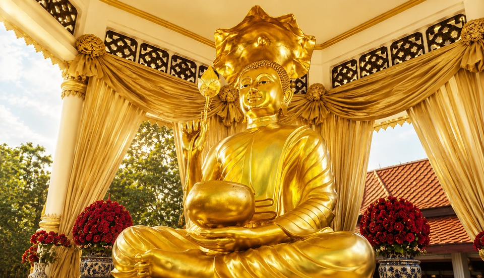 สายมูห้ามพลาด! "พระอุปคุตรังษีนฤมิตร" เกาะเกร็ด ขอพรโชคลาภ หมุนบาตรเปลี่ยนดวง 