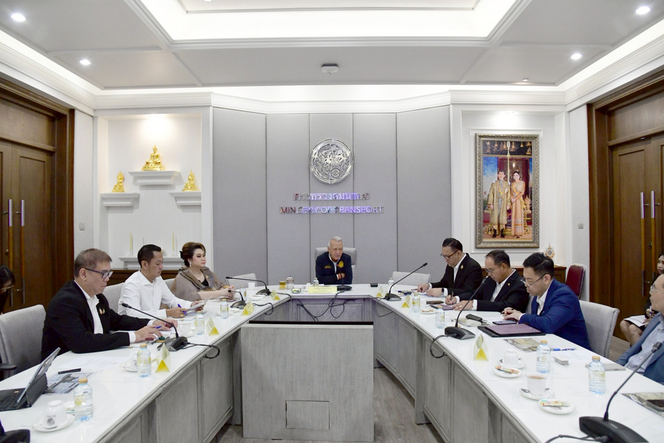 “พิพัฒน์” นำถกสามกระทรวง - การบินไทย ดันส่งออกสินค้าไทยทางอากาศ ชูโอกาสกลางวิกฤตโลกผันผวน