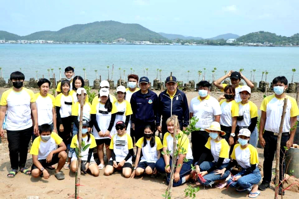 กองทัพเรือ จับมือภาครัฐ-เอกชน “รวมพลัง รักษ์เกาะพระ ร่วมใจปลูกโกงกาง”