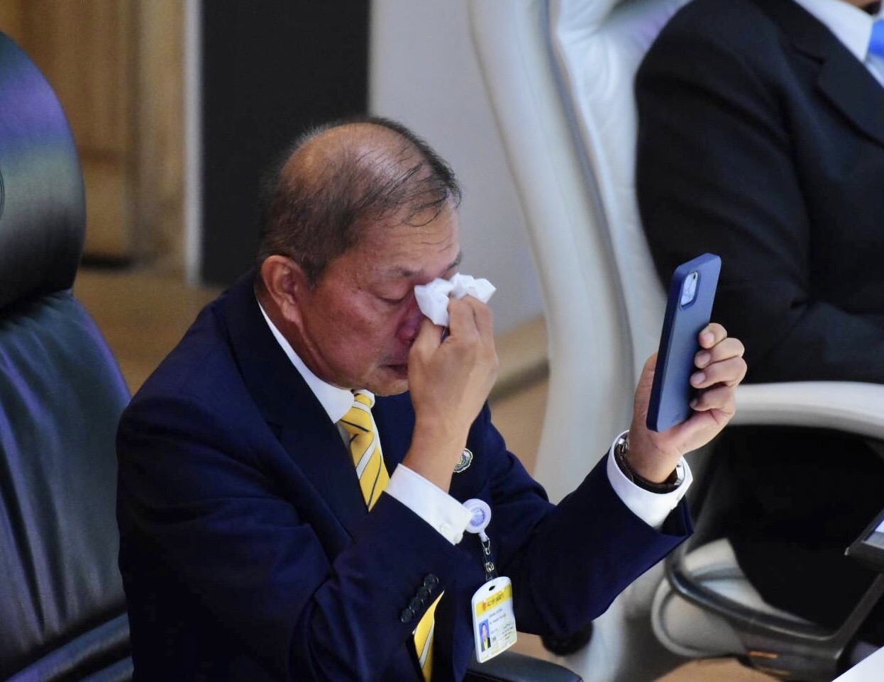 ‘มงคล ประธานวุฒิสภา’ กลั่นไม่อยู่ บ่อน้ำตาแห่งความเห็นใจแตกทันที