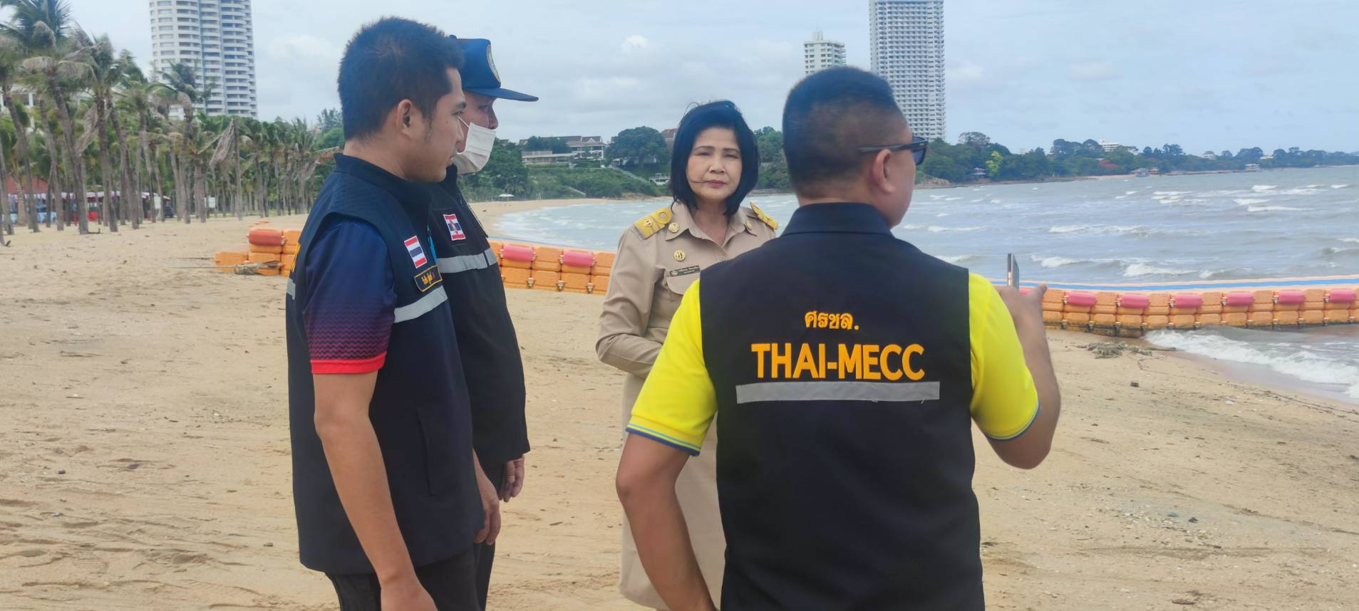 ศรชล.ภาค 1 ลงพื้นที่ร่วมแก้ไขปัญหาชายหาดบ้านอำเภอ สัตหีบ