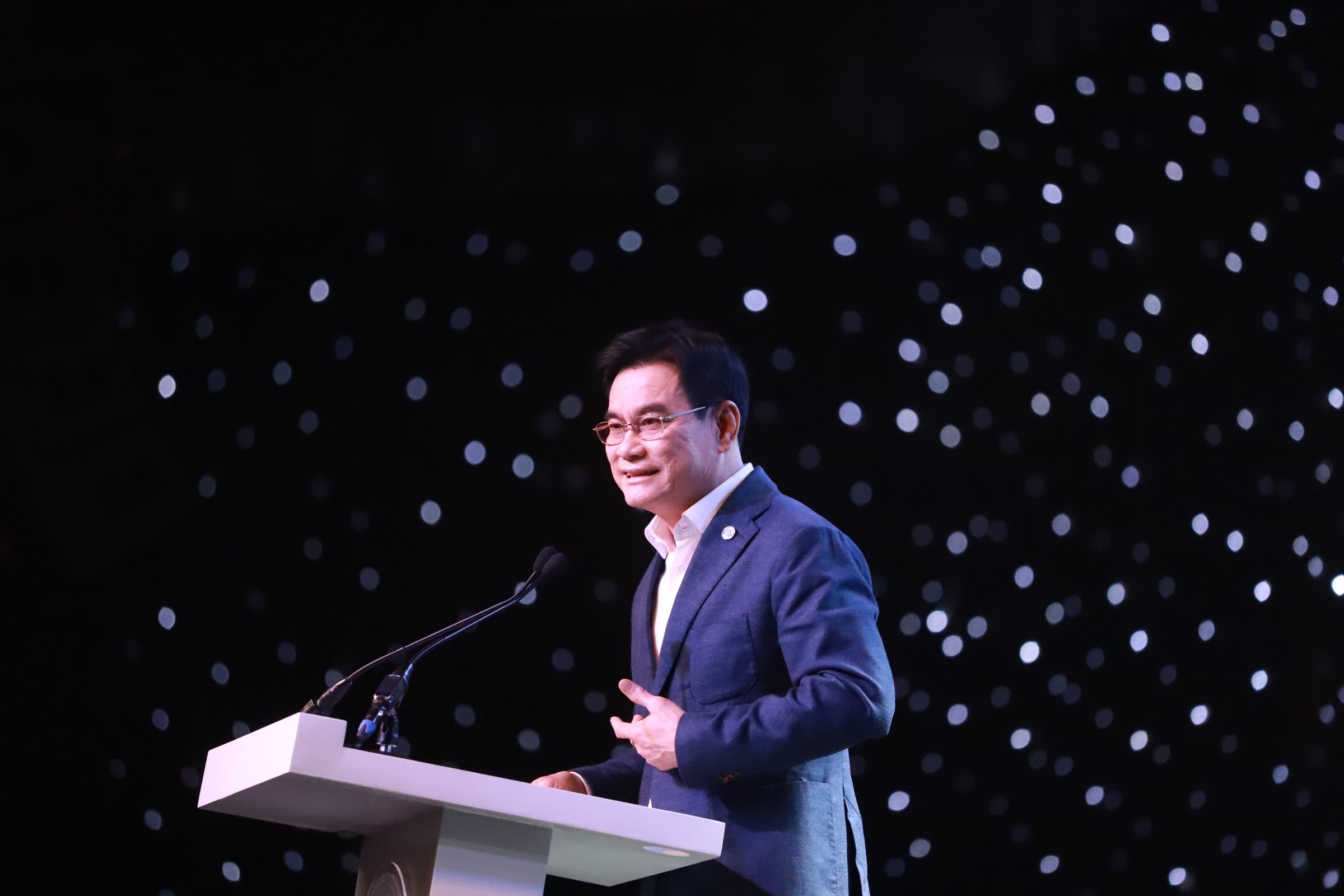 “จุรินทร์” จับตาสถานการณ์รัสเซีย-ยูเครนรายวัน ตรึงราคาสินค้า 18 กลุ่ม นัดถกแนวทางบริหารจัดการอาหารสัตว์พรุ่งนี้