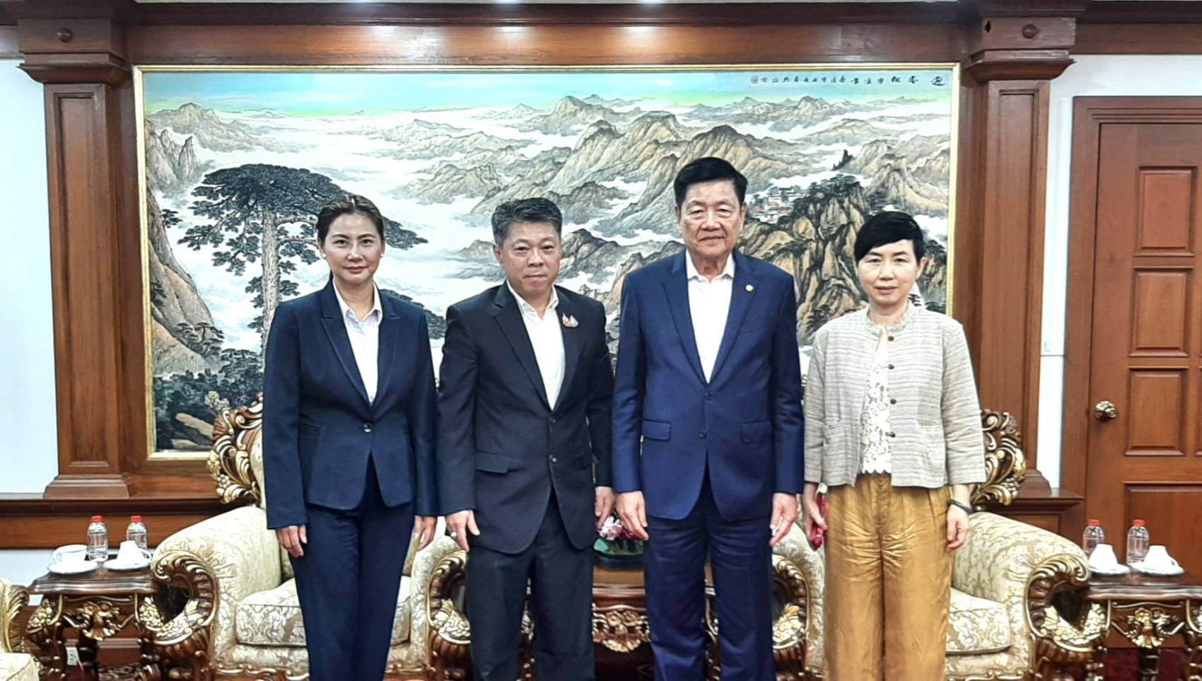 นายกสมาคมผู้สื่อข่าวไทย-จีน เข้าพบประธานกรรมการหอการค้าไทย-จีน