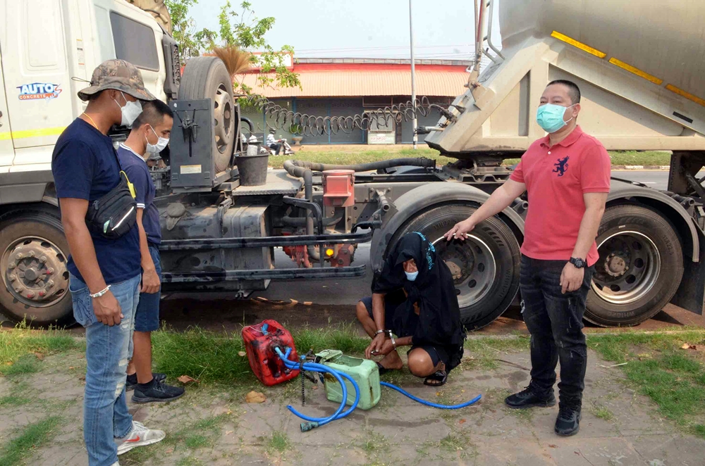 จับโจรแสบ ตะเวนขโมยดูดน้ำมันรถ ขายราคาถูกหาเงินเสพยา