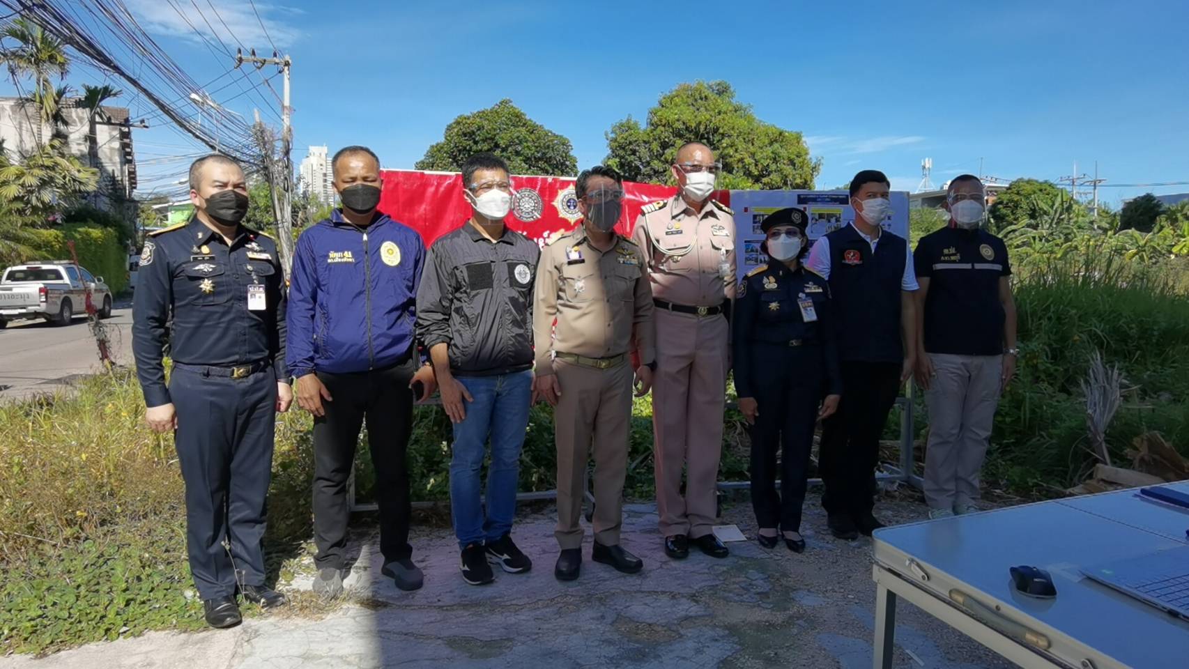 ปปส.ภาค 2 ลงพัทยา ตรวจอายัดทรัพย์สินขบวนการค้ายาเสพติดรายใหญ่ ที่ดิน 6 แปลง สิ่งปลูกสร้าง มูลค่ากว่า 200 ล้านบาท