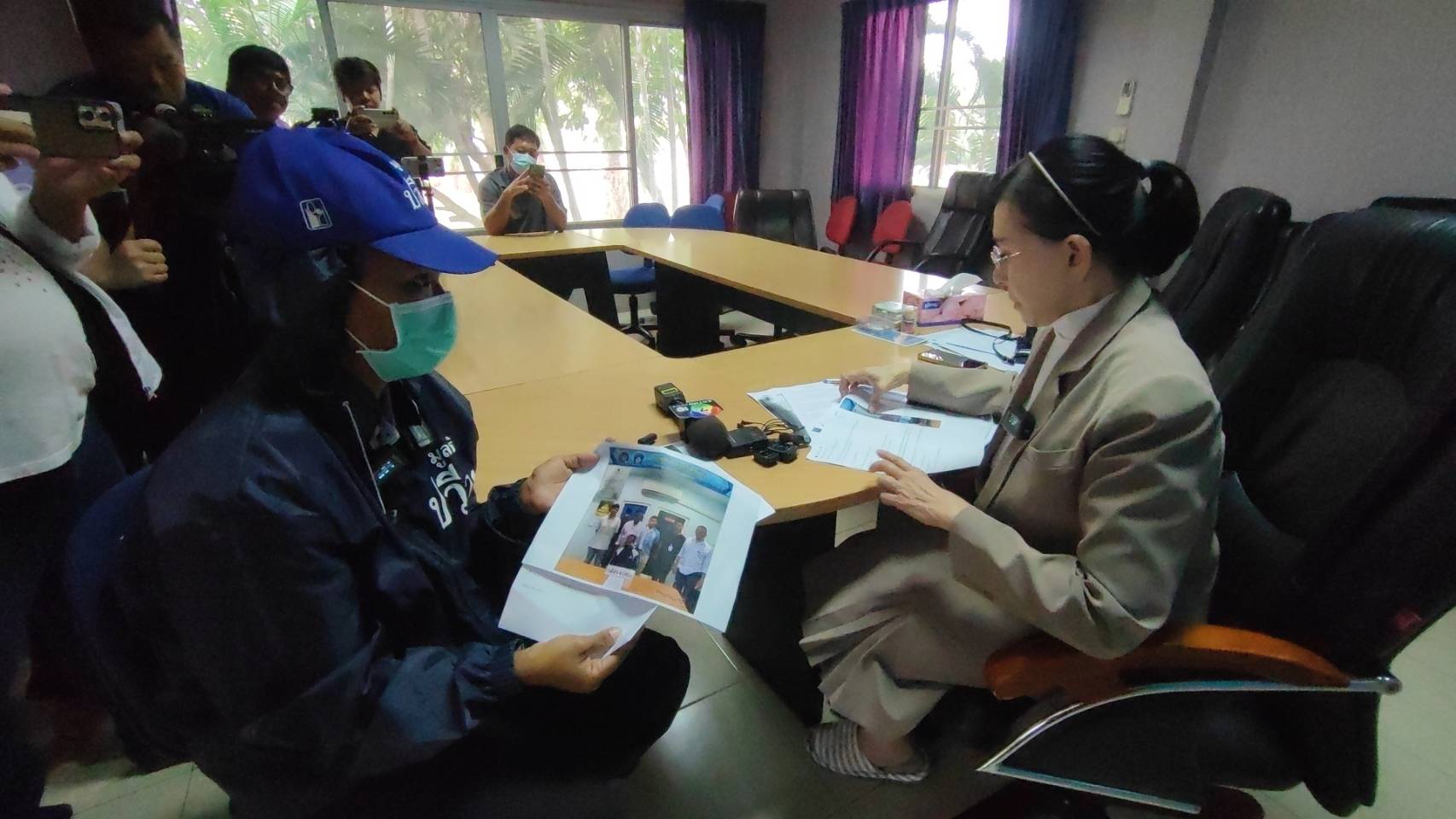 ปทุมธานี แม่ร้องปวีณา ฝากลูกอยู่กับตายายถูก 3 เฒ่าลามกขยี้กาม