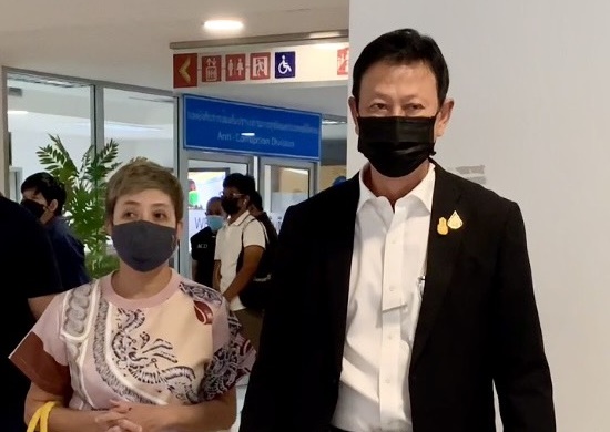 “มาวดี” ลูกสาว "อาม่าฮวย" ยินดีรับดีเบตคู่ความ ถ้ามีเวทีหรือรายการใดให้สองฝ่ายมาคุยกัน