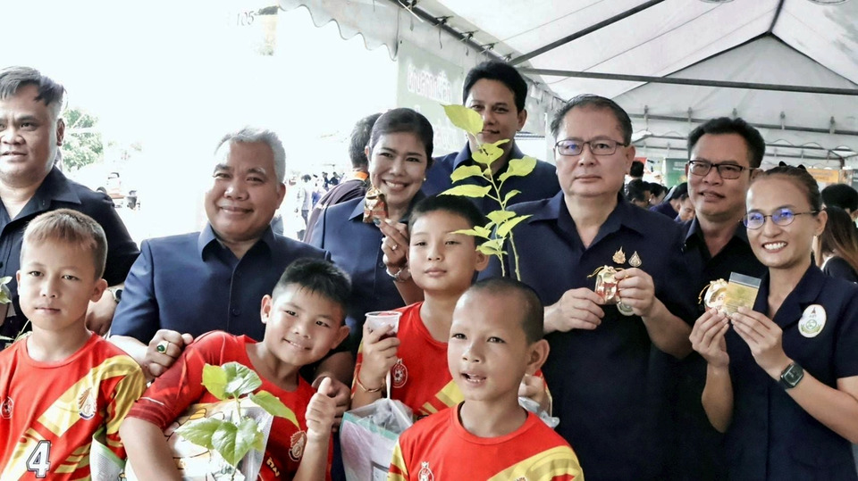 ศมข.ชัยภูมิ เดินหน้าช่วยชาวนา แจกเมล็ดพันธุ์ข้าวพระราชทาน หนุนเกษตรปลอดเผา