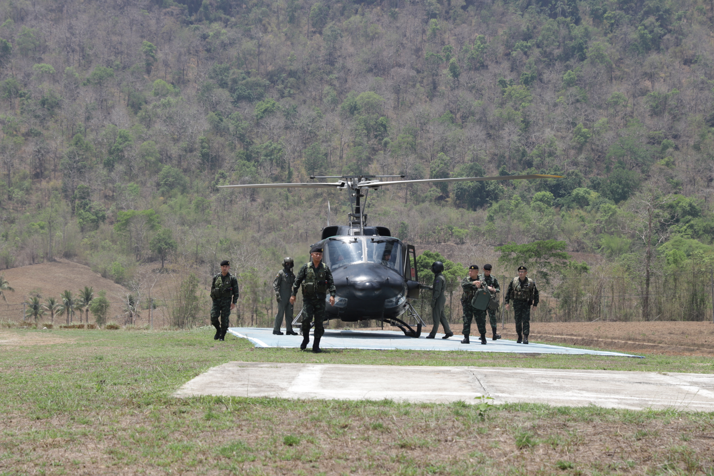 ผบผบ.กองกำลังนเรศวร ตรวจสถานการณ์ชายแดน พร้อมตรวจแนวการวางกำลังป้องกันการรุกล้ำอธิปไตย