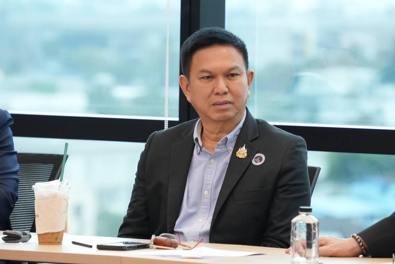 "วรวัจน์" แปลกใจศาลสั่ง "ยิ่งลักษณ์" ชดใช้หมื่นล้าน "คดีจำนำข้าว"  เย้ยถาม ChatGPT ยังได้คำตอบการใช้เงินภาครัฐ ไม่มีคำว่าขาดทุน