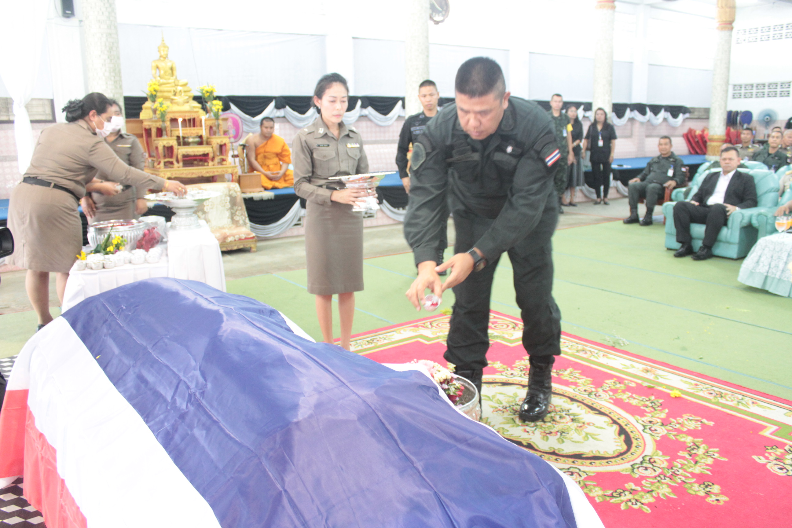 ผบช.ภาค 9 เป็นประธาน รดน้ำศพ "ส.ต.อ.บุญจรัล" ตำรวจศรีสาครเหยื่อโจรใต้ 