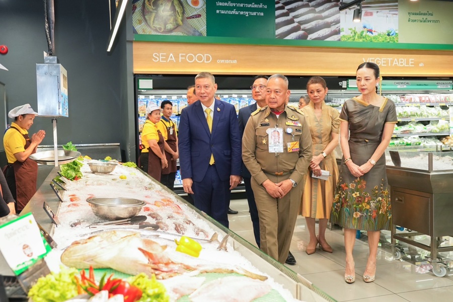 เปิดร้านโกลเด้น เพลชสาขาพระราม 9 สานต่อพระราชปณิธานให้ปชช.ทุกระดับอยู่ดีกินดี