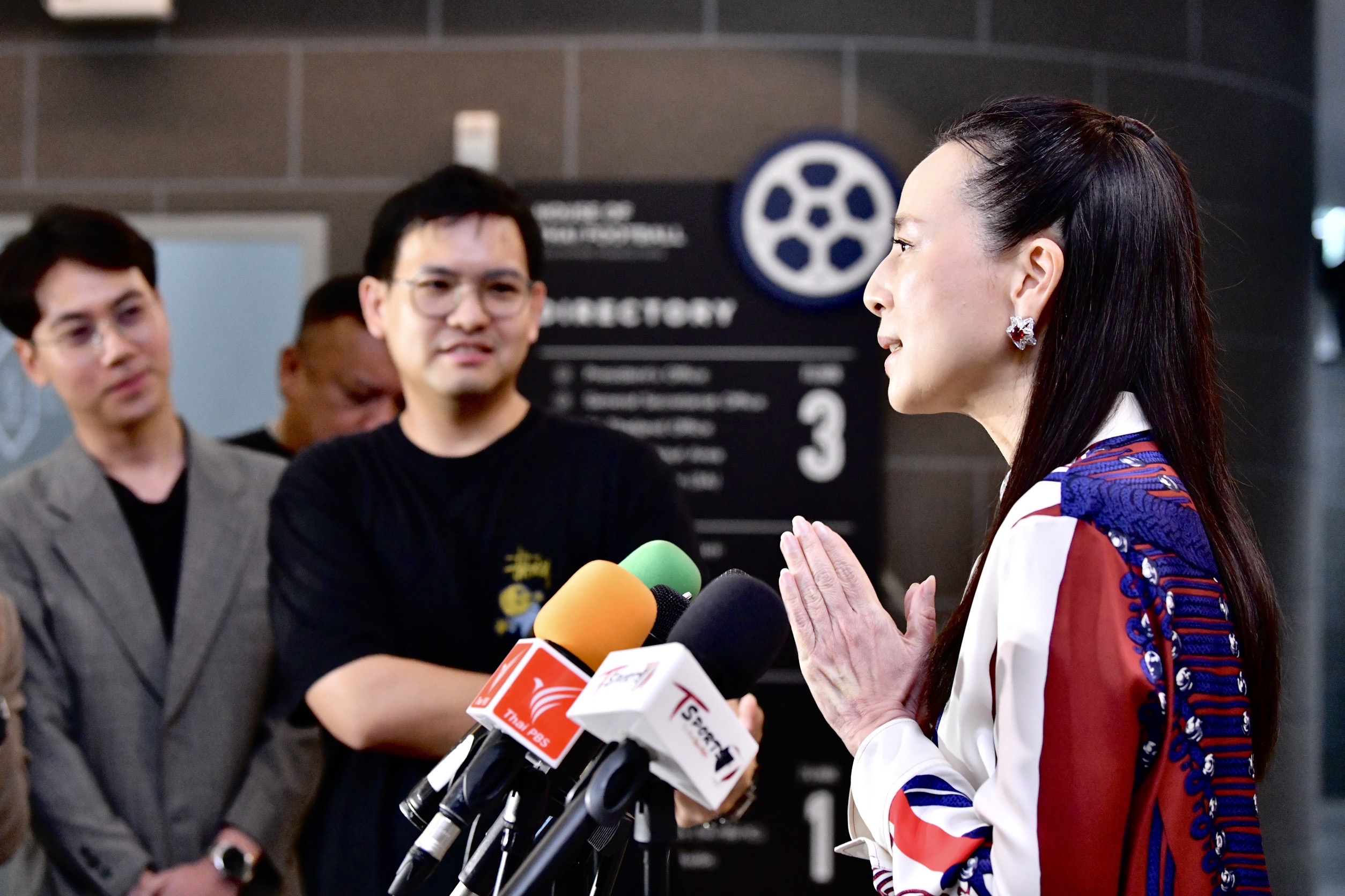 "มาดามแป้ง" เผย "เนวิน ชิดชอบ" ร่วมช่วยเจรจาลิขสิทธิ์ถ่ายทอดไทยลีก ยืนยันทุกลีกได้เงินสนับสนุนมากขึ้นแน่นอน