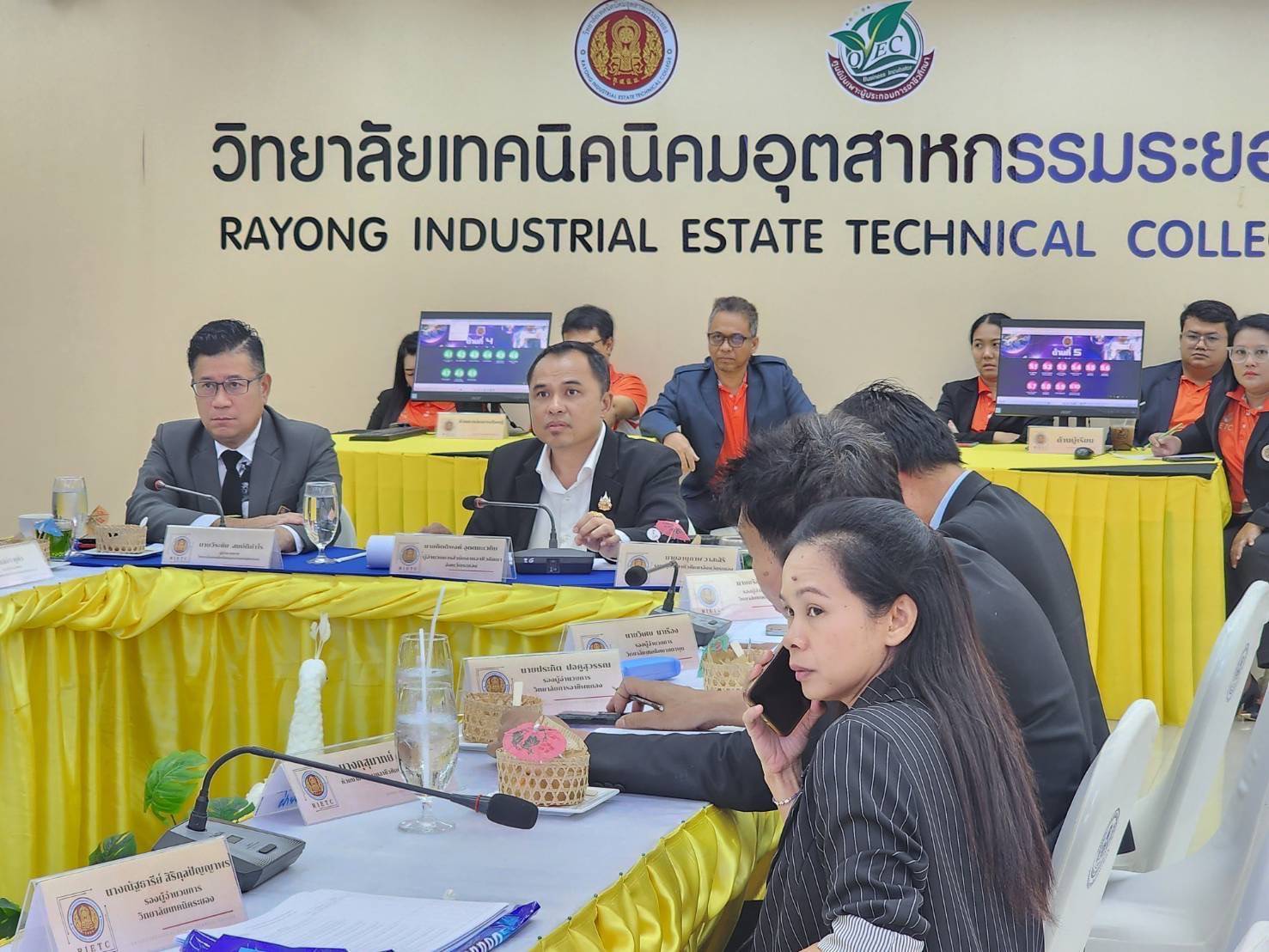 ผอ.อาชีวศึกษาระยอง นำทีมตรวจประเมินสถานศึกษาอาชีวศึกษาคุณภาพระดับจังหวัด