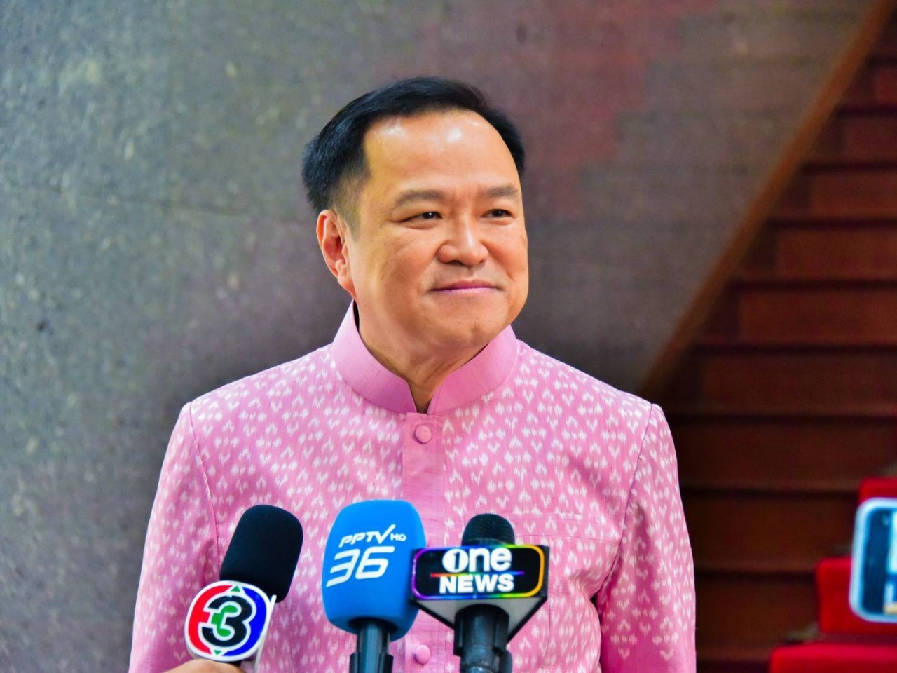 “อนุทิน” เผยจุดยืน “เอ็นเตอร์เทนเมนท์คอมเพล็กซ์” หนุนทำประชามติ ฟังเสียงประชาชน