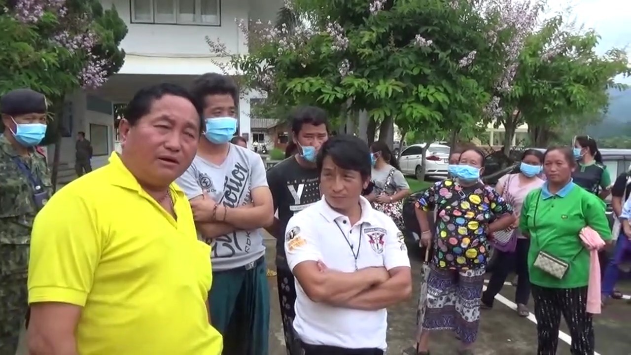 ม้งไมโครเวฟทวงสัญญาขอระงับหนังสือลาออกของผู้ใหญ่บ้าน