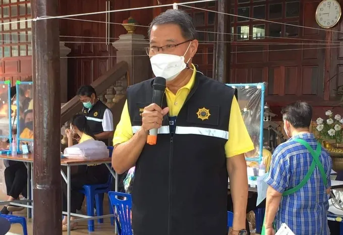 เทศบาลตำบลบางคล้า ตรวจคัดกรองเชิงรุกพ่อค้าแม่ค้าตลาดสด  