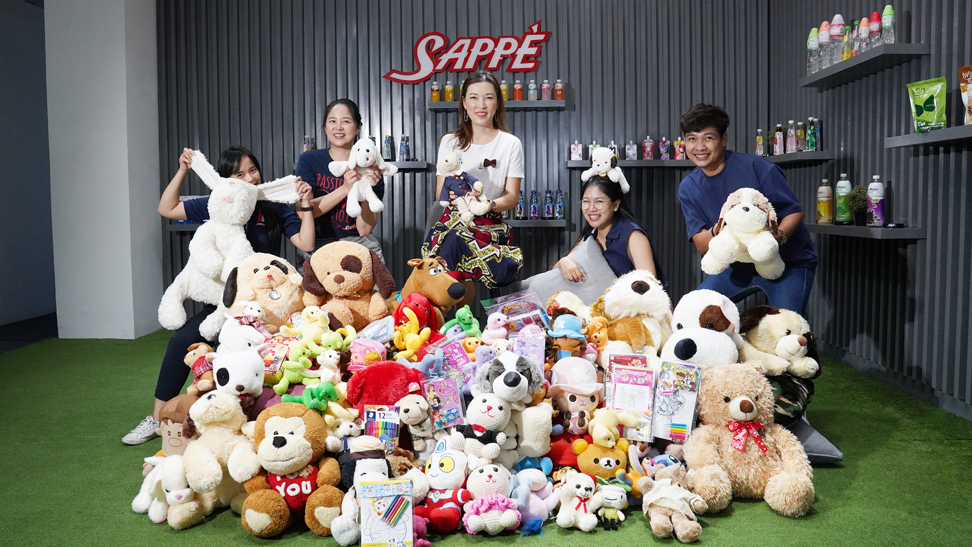 SAPPE ส่งมอบตุ๊กตาให้แก่น้องๆ มูลนิธิเด็กอ่อนในสลัมฯ เนื่องในวันเด็กแห่งชาติ      