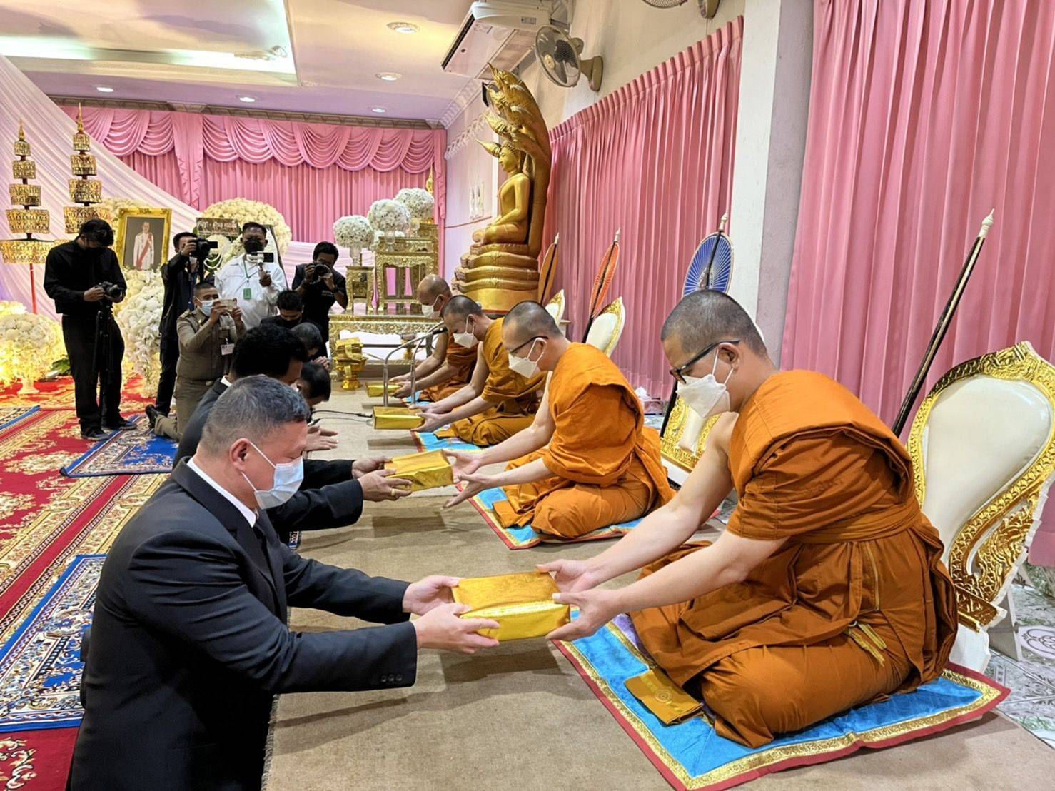 ดร.หิมาลัย  ร่วมเป็นเจ้าภาพสวดพระอภิธรรมศพ อดีต รมช.สธ