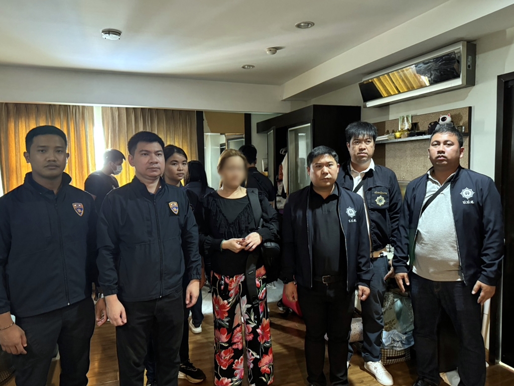 รวบสาวจีน ค้ายาไอซ์ข้ามชาติ