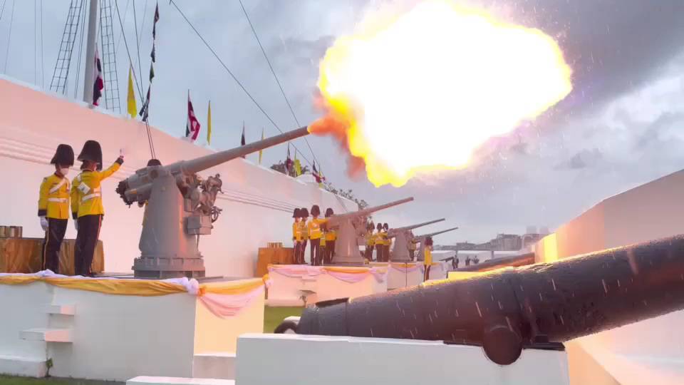 กองทัพเรือยิงสลุตหลวงเฉลิมพระเกียรติพระชนมพรรษา ร.10