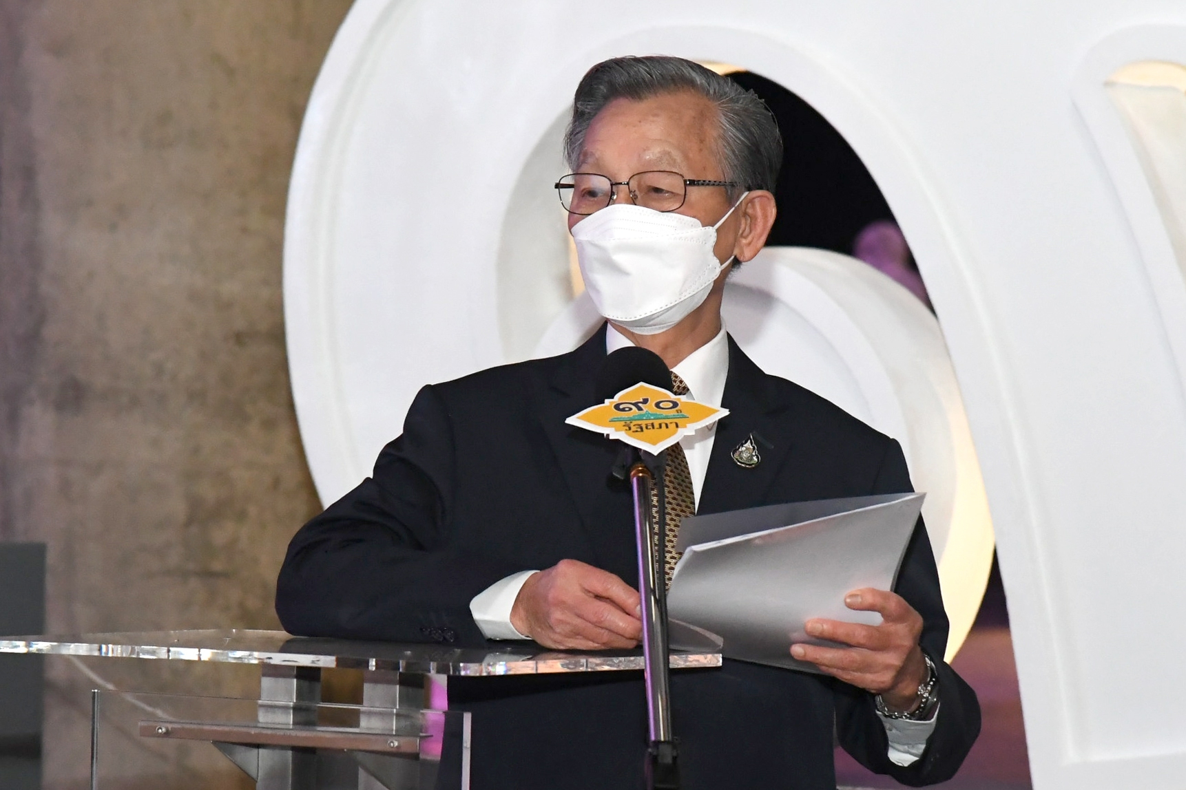 "ชวน "เปิดงาน  90 ปีรัฐสภาไทย ชี้ประชาธิปไตยไม่มั่นคง -เจอวิกฤตหนัก หวังไม่มี "นักการเมือง" ติดคุกทุบสถิติอีก 