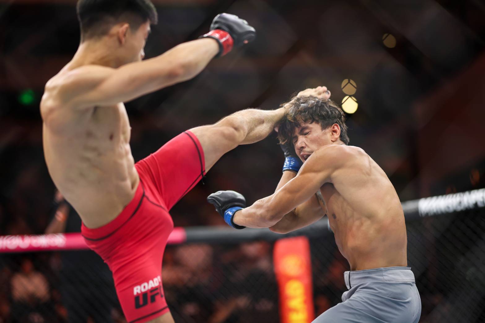 "ปีเตอร์ ดาเนสโซ่" ดวลนักสู้มองโกล ล้างแค้นให้ท็อปน้อย ศึก ROAD TO UFC Season 2 ที่สิงคโปร์