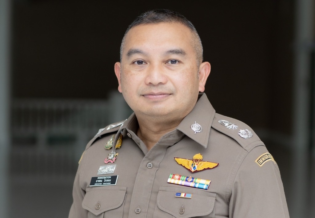 โฆษก ตร.เตือนระวังแบงค์พันปลอมระบาด แนะให้ดูแถบสีทอง