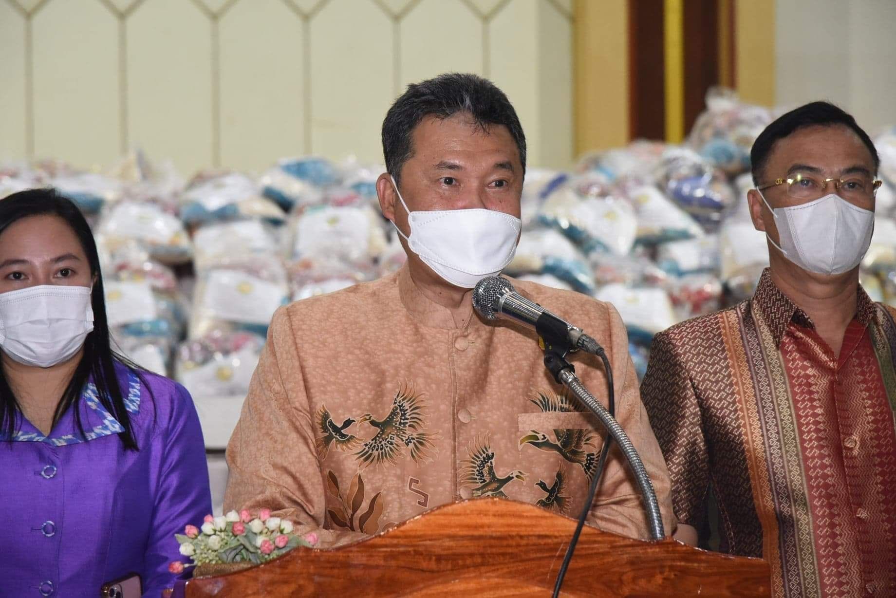 "ปลัดมหาดไทย" อัญเชิญพระราชกระแสห่วงใย "ในหลวง" พร้อมมอบถุงยังชีพ สิ่งของบรรเทาความเดือดร้อนผู้ประสบอุทกภัยที่วารินชำราบ