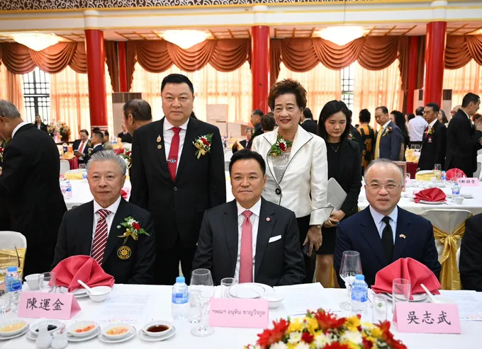 "นายกฯ" ร่วมงานครบรอบ 60 ปี “9 สมาคมจีน” ย้ำความสัมพันธ์แน่นแฟ้น ผสานพลังขับเคลื่อนเศรษฐกิจไทย-จีน ด้าน“อุปทูตจีน” ย้ำไทย-จีนครอบครัวเดียวกัน อวยพรนายกประสบความความสำเร็จทำภารกิจเพื่อประเทศ-ประชาชน