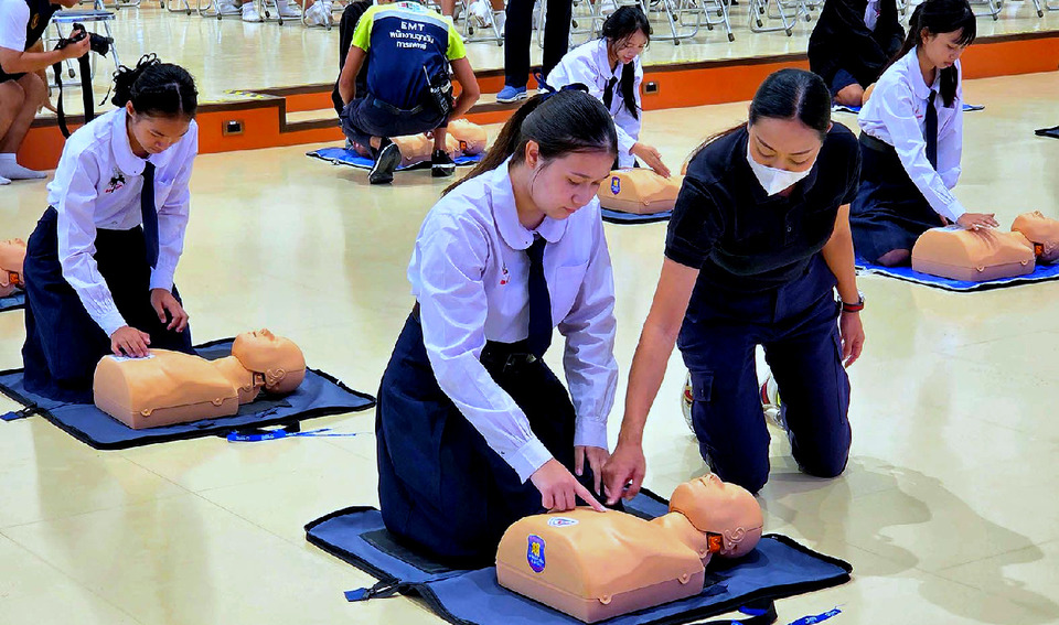 ร.ร.วังไกลกังวล สร้างฮีโร่ชีวิตจริง อบรม CPR–AED ให้นักเรียนกว่า 400 คน รับมือเหตุฉุกเฉิน