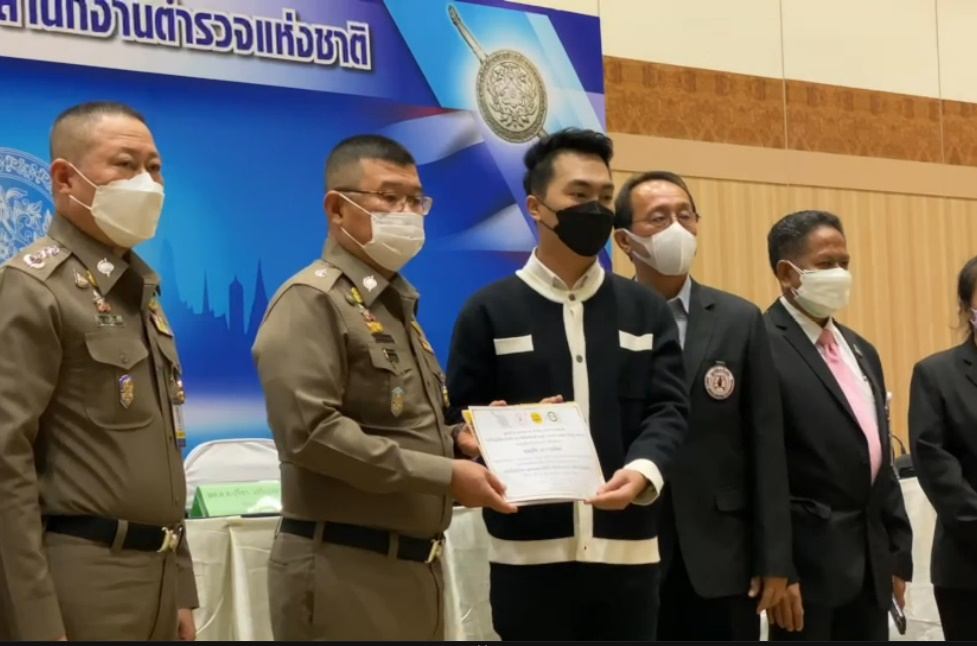 ตำรวจ ร่วม มูลนิธิเมาไม่ขับ เปิดตัวโครงการอาสาตาจราจร มอบรางวัลแก่ผู้บันทึกภาพการทำผิดกฎจราจร พบรอบ 10 วัน จับกุมผู้ฝ่าฝืน 32,889 ราย 